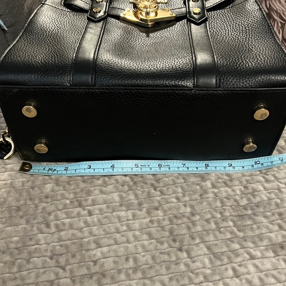 Michael Kors Black Shoulder Bag with Gold Accents / like new - Picture 7 of 11